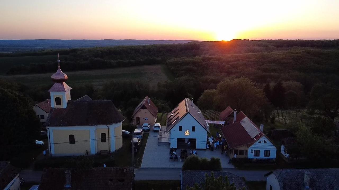 Foerhenc Wine House & Guesthouses I-Ii-Iii Nagykanizsa Exterior photo